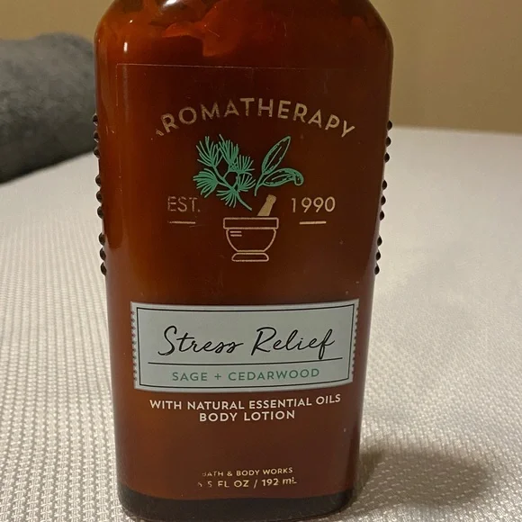 Aromatherapy Sage & Cedarwood Bath and Body Works Lotion - Picture 4 of 4